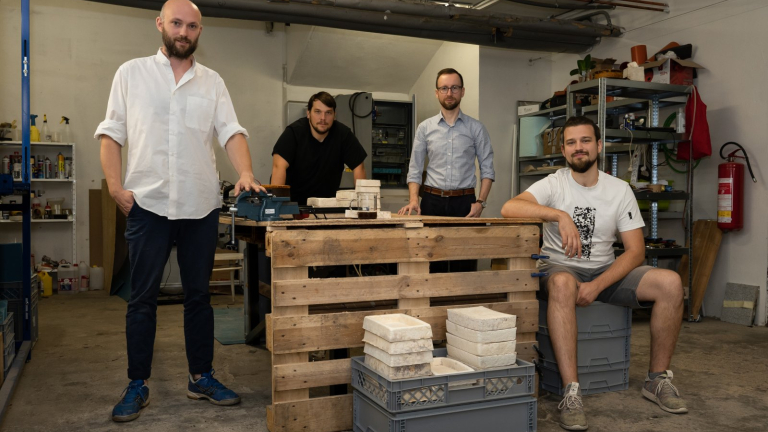 První investice pro Myco. Garage Angels a JIC Ventures dávají do startupu s ekomateriálem 14 milionů korun